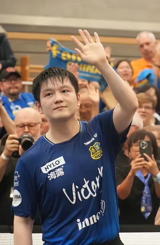 在球场上极 在球场上极