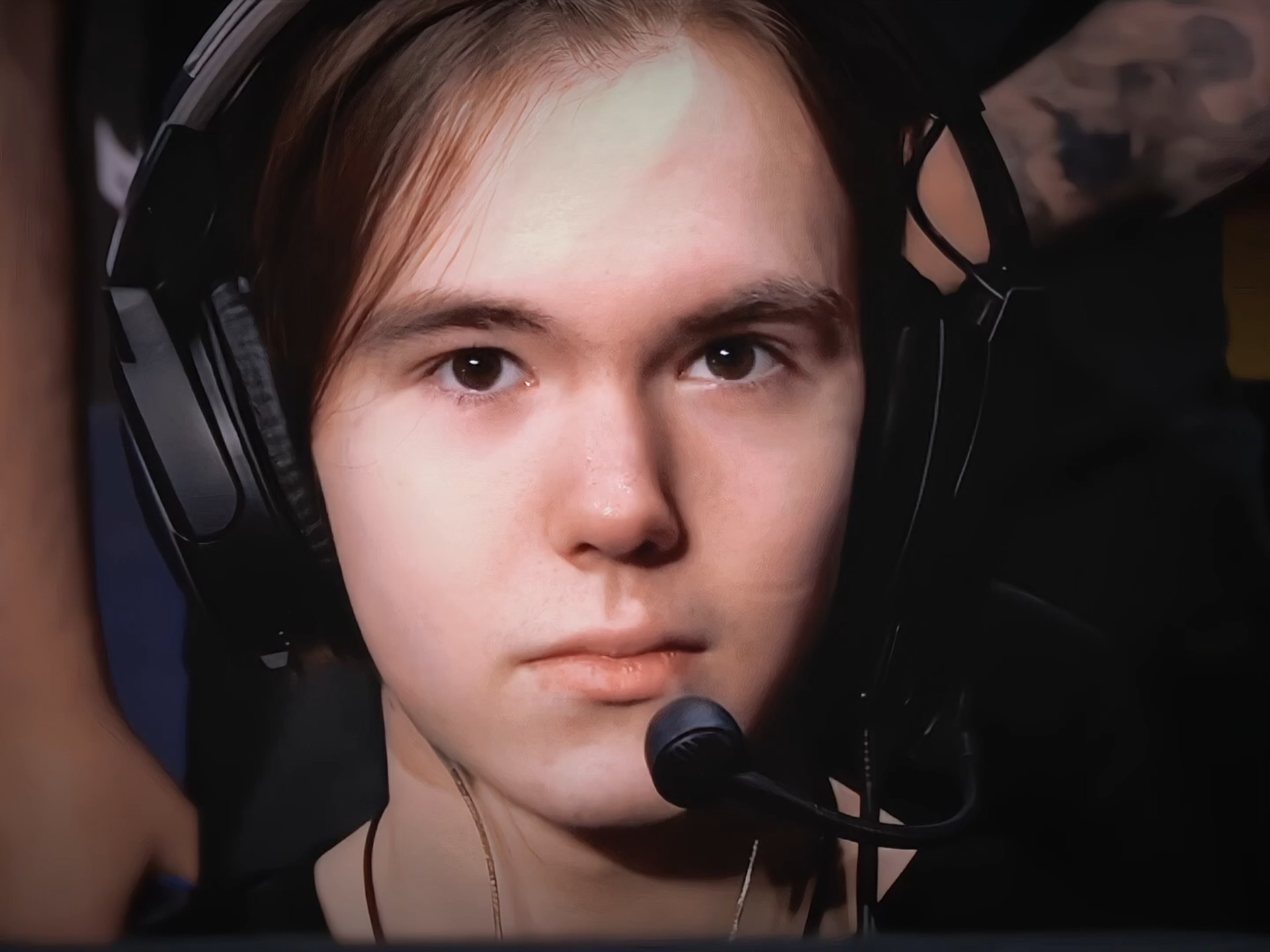 表现出了一 表现出了一