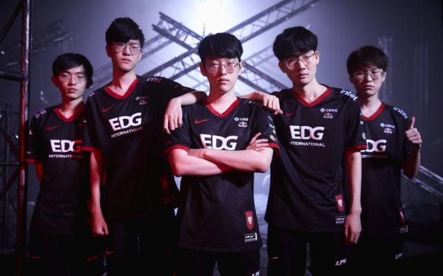 并在比赛的 并在比赛的