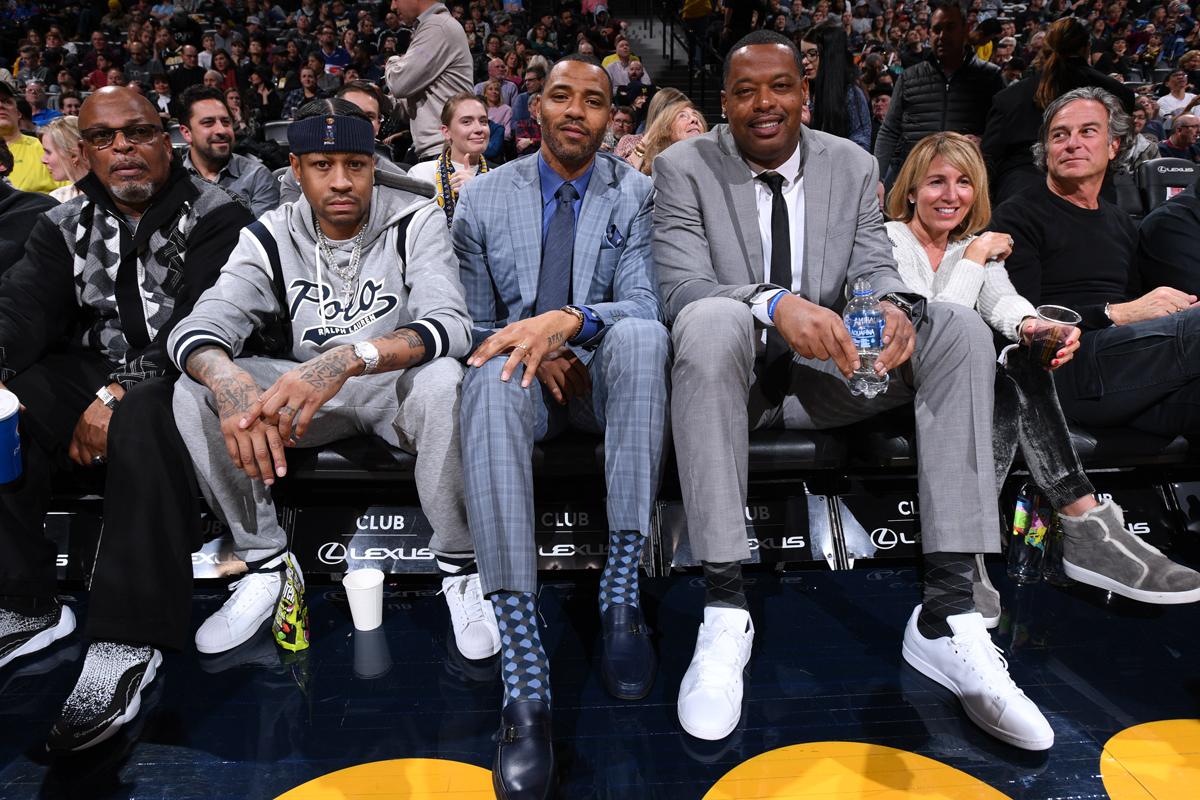 两队在转换 两队在转换