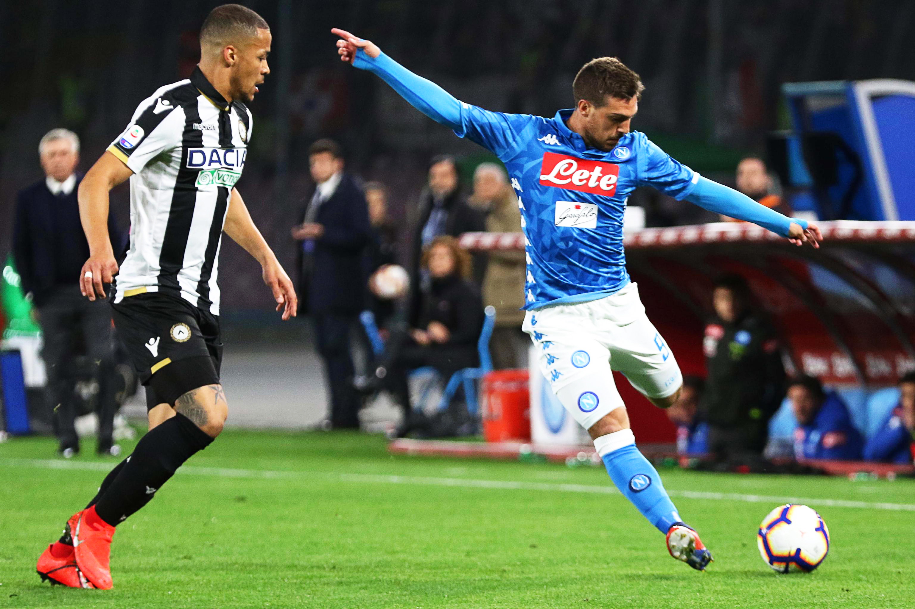 明显拉扯动 明显拉扯动